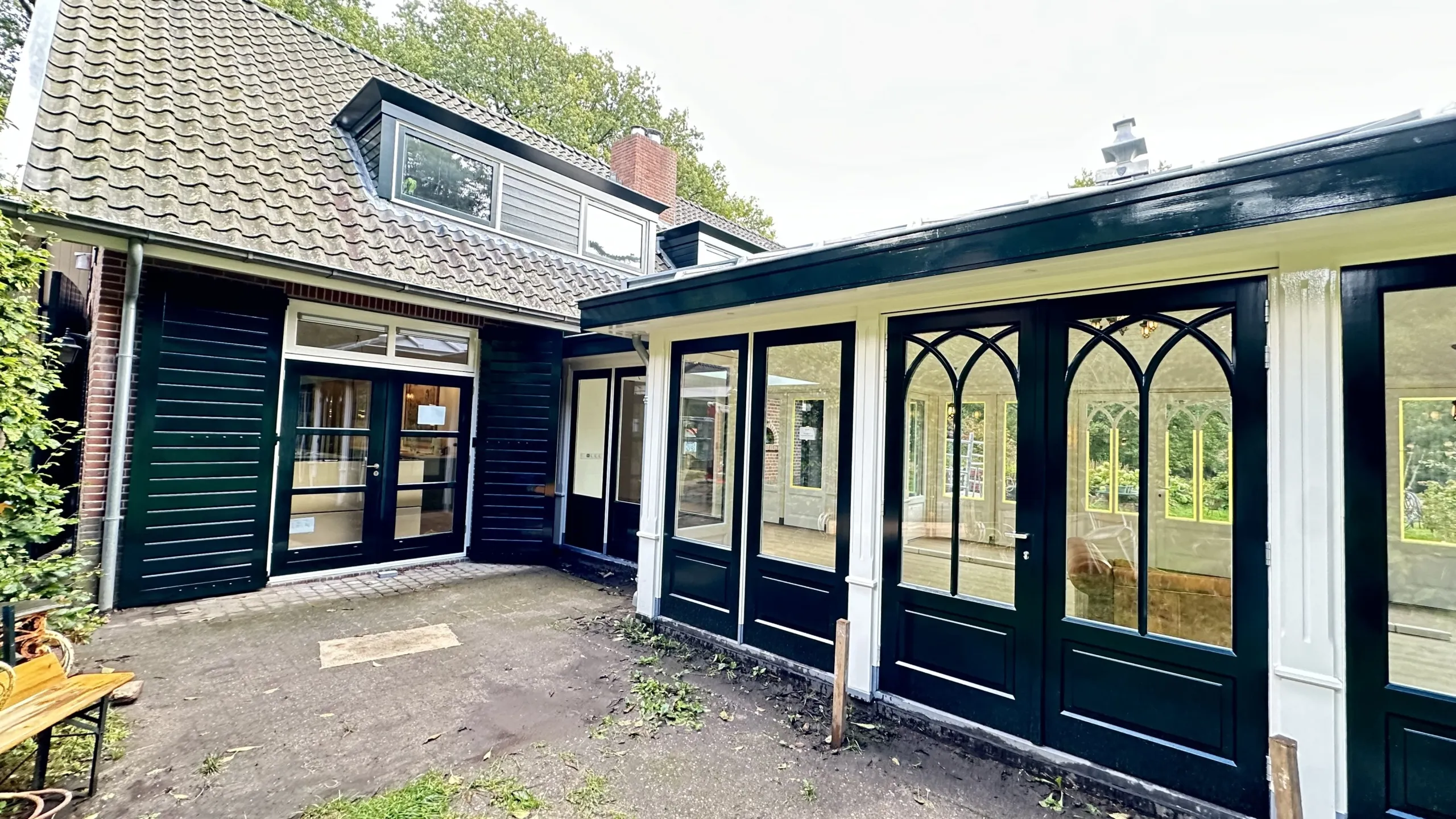Authentieke woonboerderij met serre en groene woonkeuken