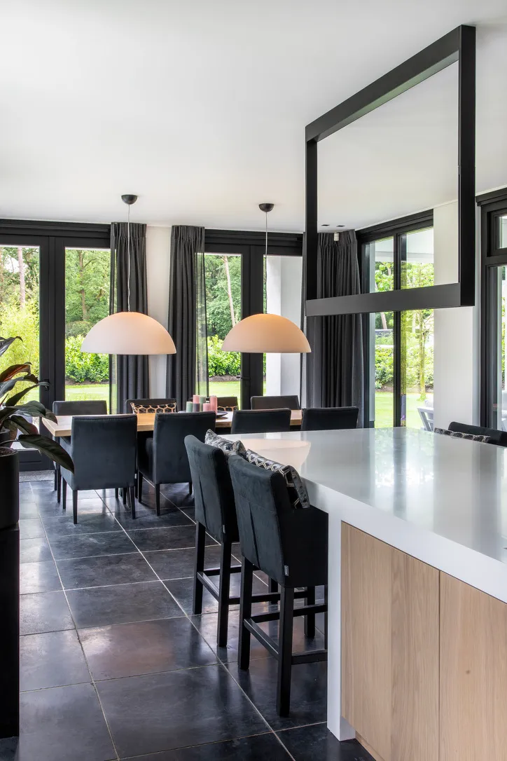 Stijlvolle, warme & strakke villa. De exclusieve woonbeleving