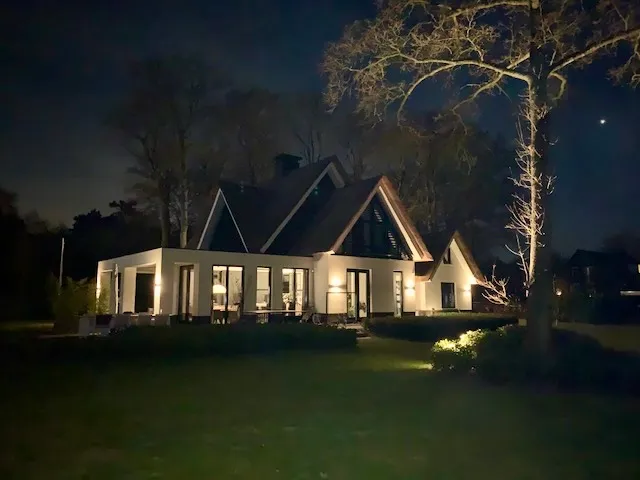Stijlvolle, warme & strakke villa. De exclusieve woonbeleving