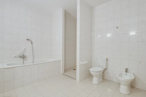 Gerenoveerd stijlvol seniorenappartement — voor