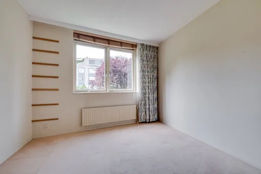 Gerenoveerd stijlvol seniorenappartement — voor