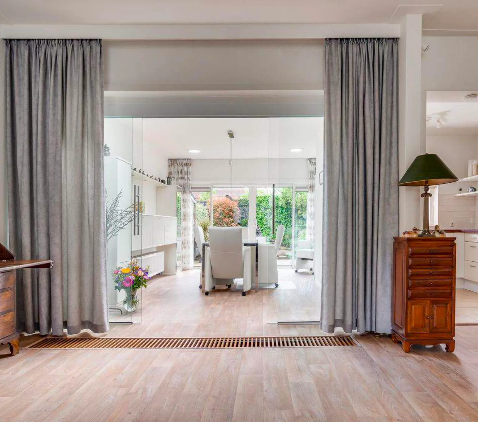 Keuken, woonkamer en badkamer — voor